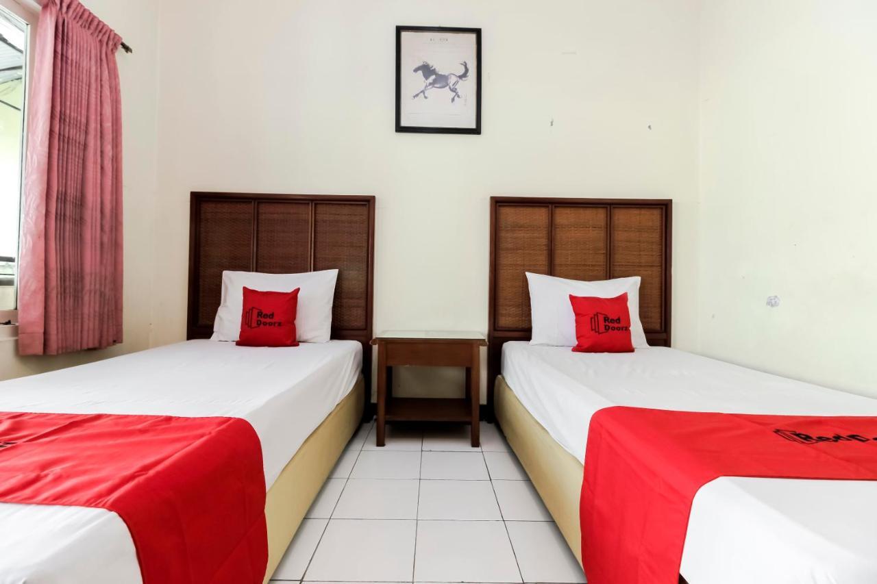 Reddoorz Plus Near Grage City Mall Cirebon Kültér fotó