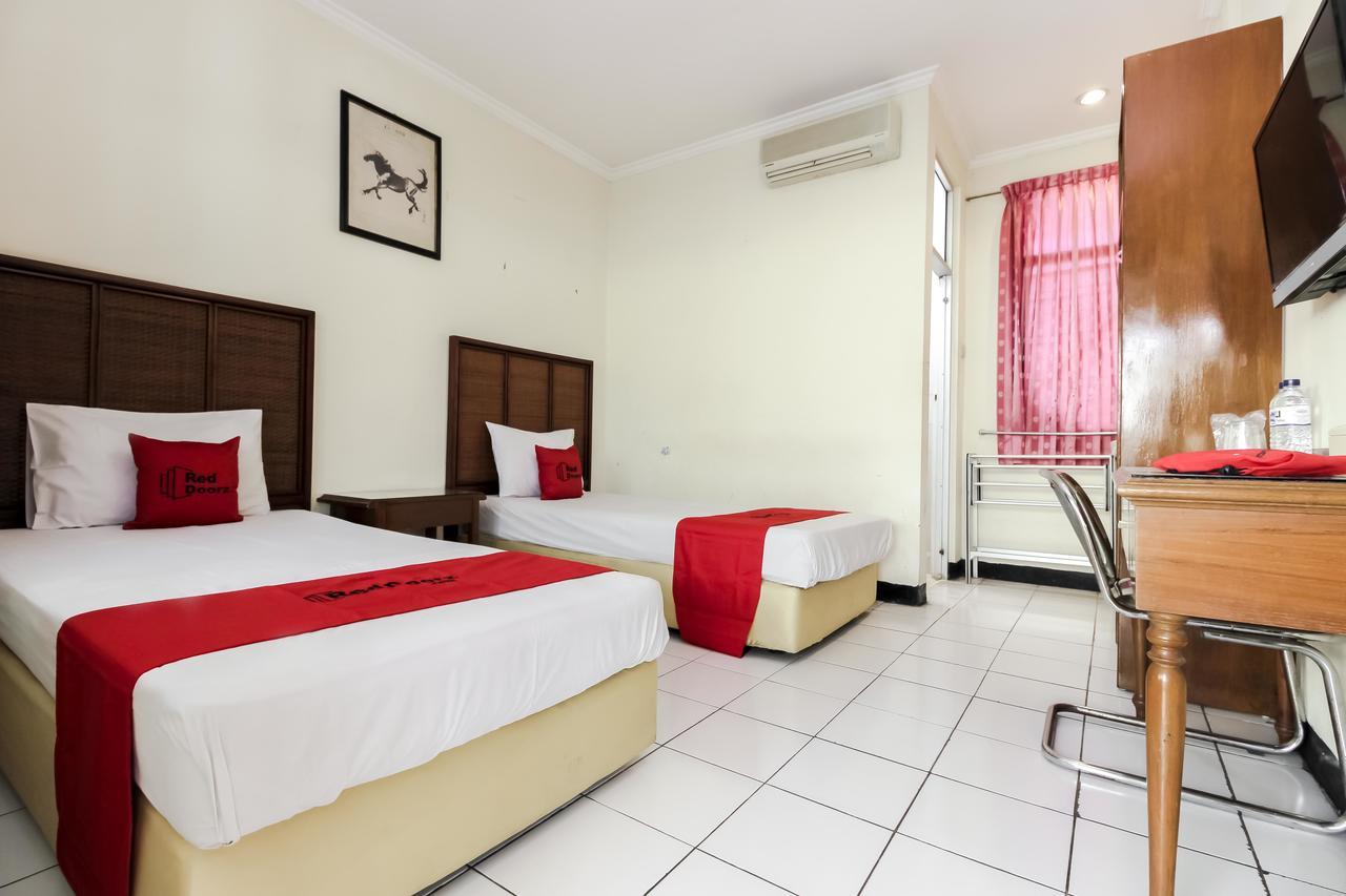 Reddoorz Plus Near Grage City Mall Cirebon Kültér fotó
