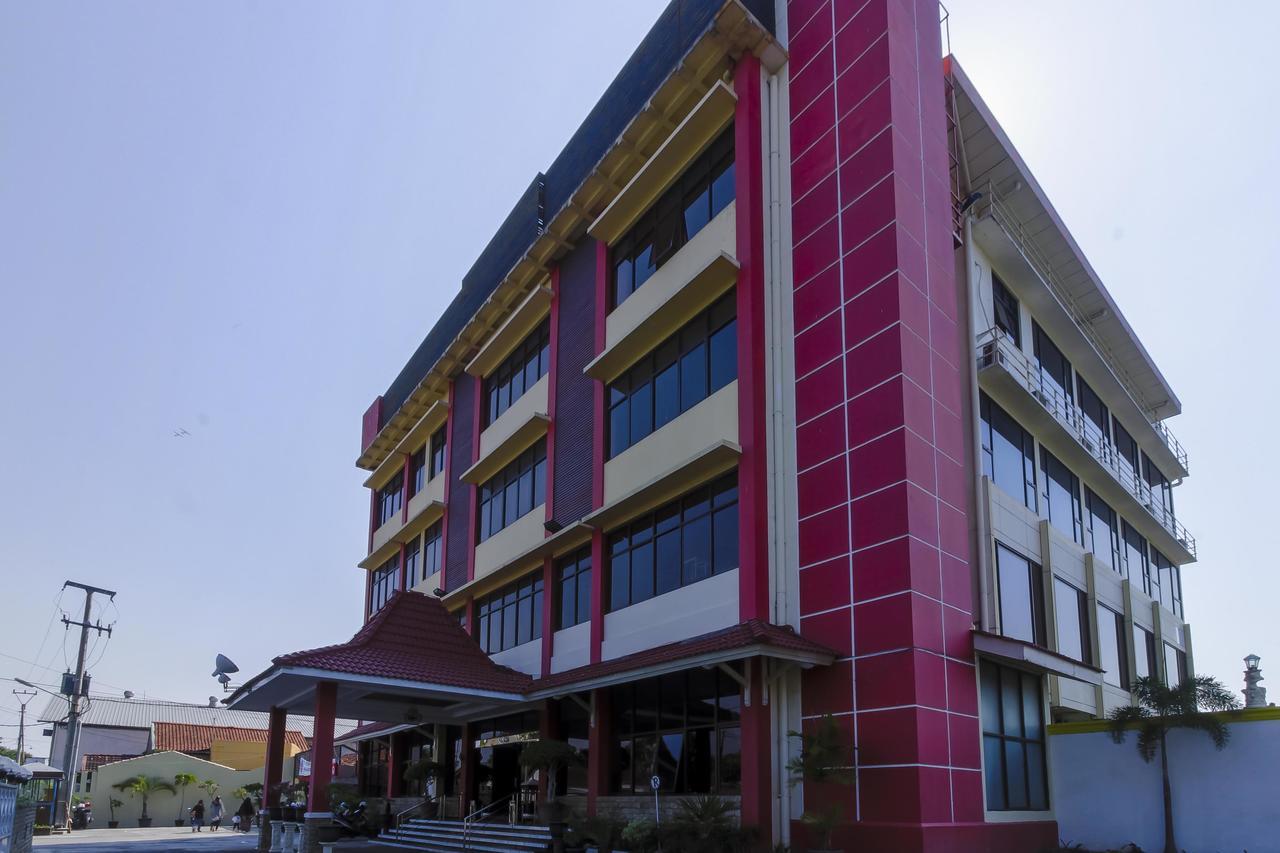Reddoorz Plus Near Grage City Mall Cirebon Kültér fotó